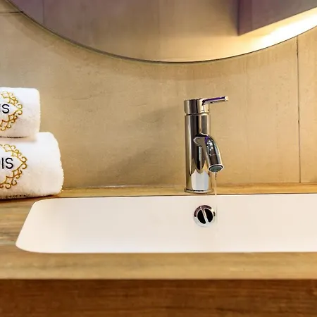 Iris Luxury בית הארחה אלטאמורה