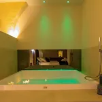 בית הארחה Iris Luxury אלטאמורה